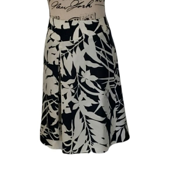 Ann Taylor Silk A line floral skirt - Picture 1 of 6